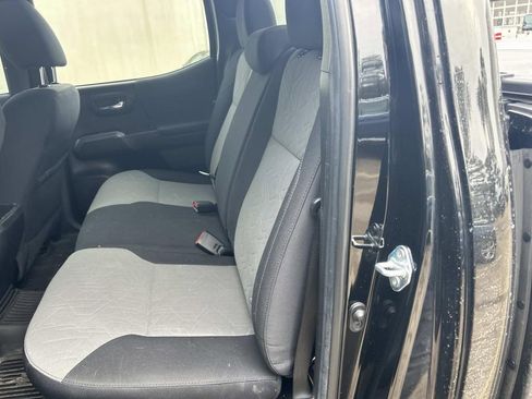 Used 2023 Toyota Tacoma TRD Off-Road w/ Advanced Technology Package image 19