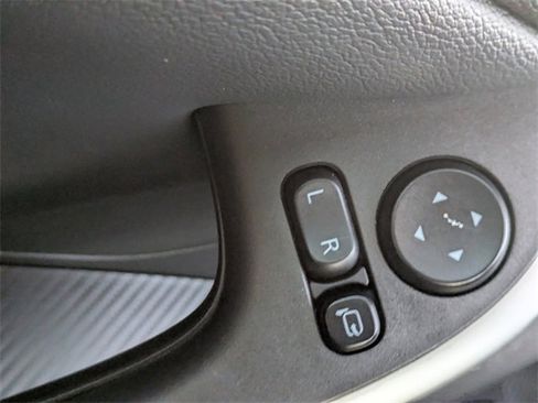 Used 2022 Mitsubishi Eclipse Cross SE image 24