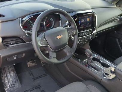 Used 2024 Chevrolet Traverse LT
