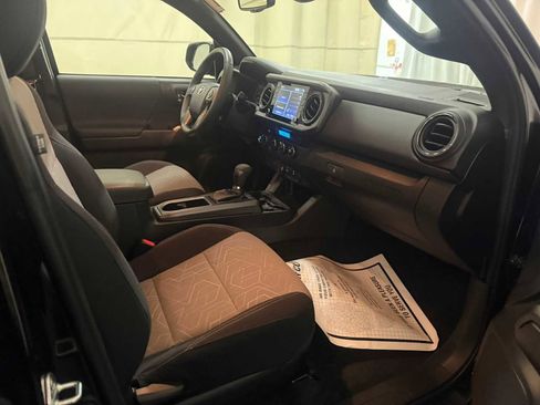 Certified 2023 Toyota Tacoma TRD Off-Road image 27