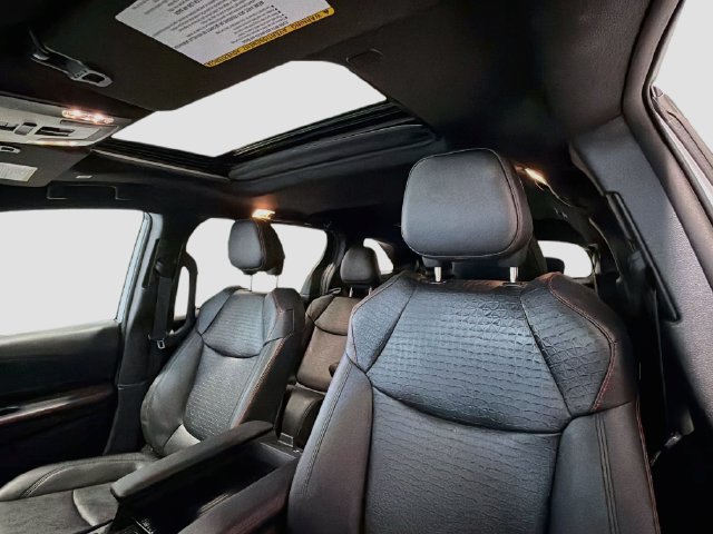 Certified 2025 Toyota Sienna XSE AWD/4WD image 18