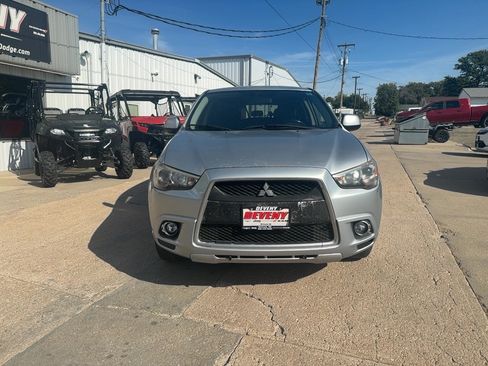 Used 2011 Mitsubishi Outlander Sport SE AWD/4WD image 3