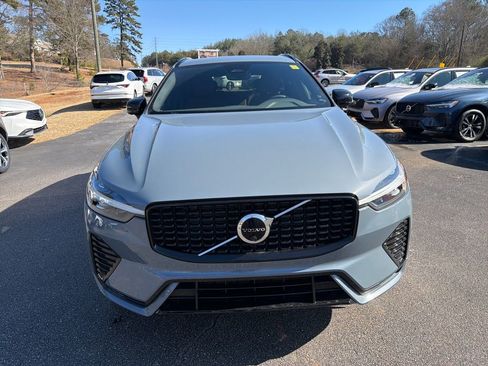 Used 2023 Volvo XC60 B5 Plus w/ Protection Package Premier image 10