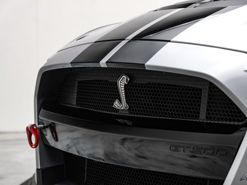 Used 2022 Ford Mustang Shelby GT500 w/ Carbon Fiber Track Pack RWD image 40