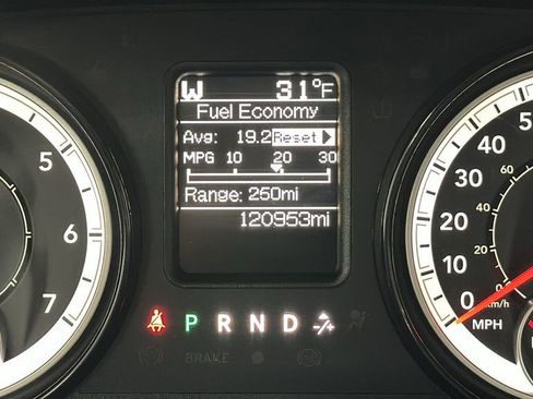 Used 2018 RAM 1500 Express image 13