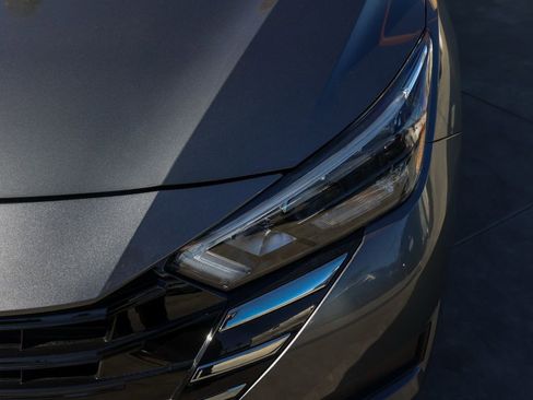 Used 2025 Nissan Versa S w/ Trunk Package image 12