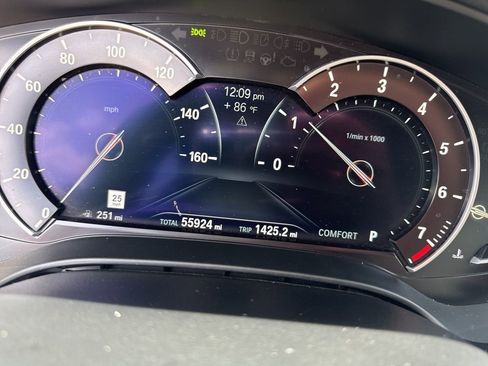 Used 2017 BMW 530i RWD image 1