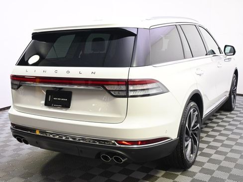 Used 2023 Lincoln Aviator Reserve w/ Equipment Group 201A AWD/4WD image 6