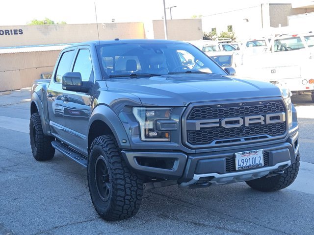 Used 2018 Ford F150 Raptor w/ Equipment Group 802A Luxury AWD/4WD image 3