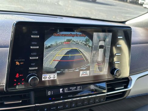 Certified 2023 Toyota Sienna Platinum image 5