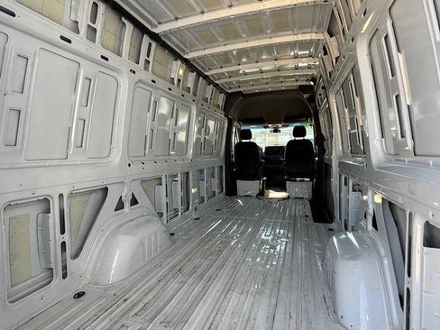 Used 2025 Mercedes-Benz Sprinter 2500 image 5