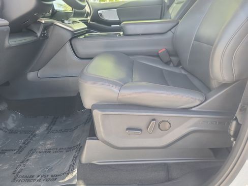 Certified 2025 Ford Expedition Active AWD/4WD image 14