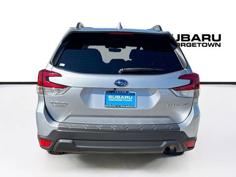 Used 2020 Subaru Forester Premium image 6