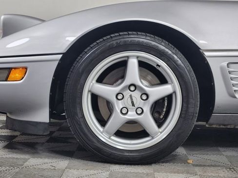Used 1996 Chevrolet Corvette Coupe RWD image 10