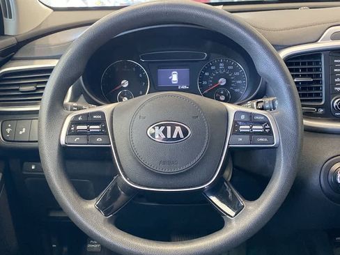 Used 2019 Kia Sorento AWD image 17