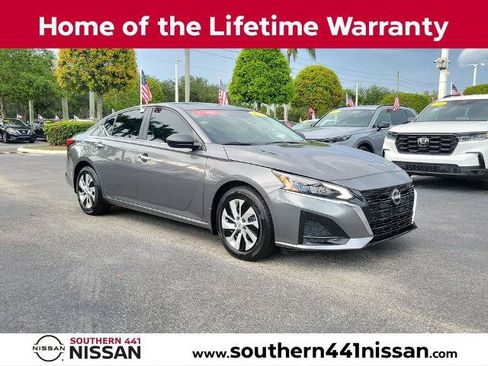 Certified 2025 Nissan Altima 2.5 S FWD image 1