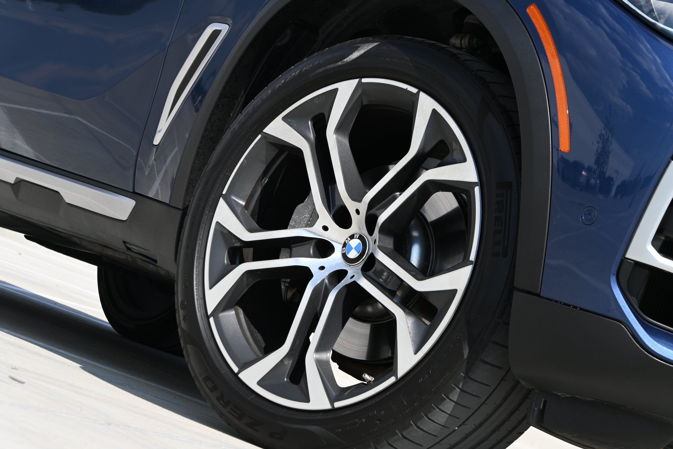 Used 2022 BMW X5 sDrive40i w/ Premium Package RWD image 11