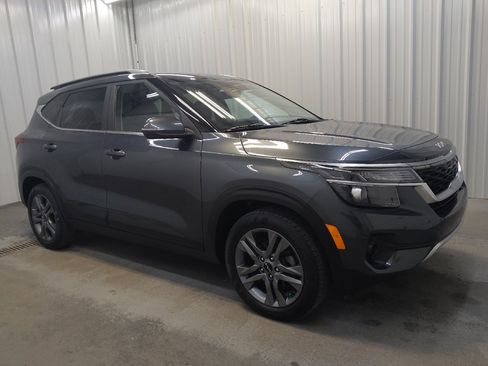 Used 2023 Kia Seltos S FWD image 11