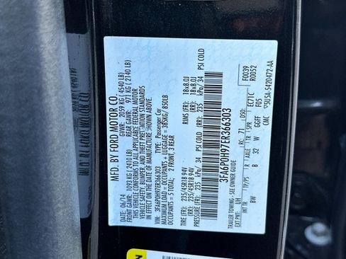 Used 2014 Ford Fusion SE w/ Equipment Group 202A image 32