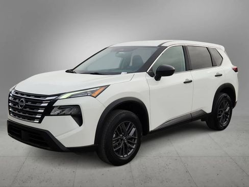 Used 2024 Nissan Rogue S image 4