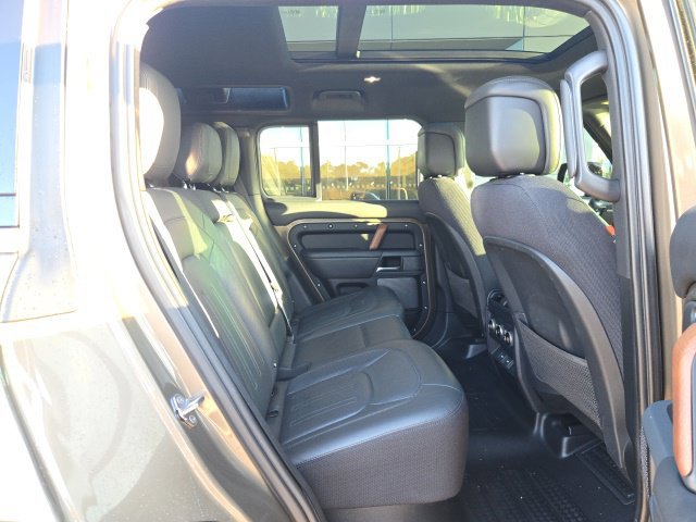 Used 2023 Land Rover Defender 110 X AWD/4WD image 32