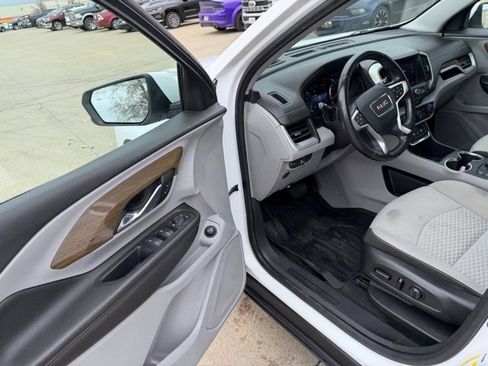 Used 2021 GMC Terrain SLE w/ Driver Convenience Package image 17