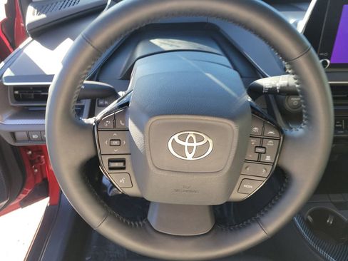 Used 2025 Toyota Prius XLE image 27