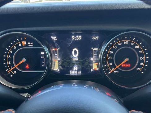 Used 2023 Jeep Gladiator Mojave AWD/4WD image 34