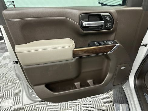 Used 2019 GMC Sierra 1500 SLT image 11