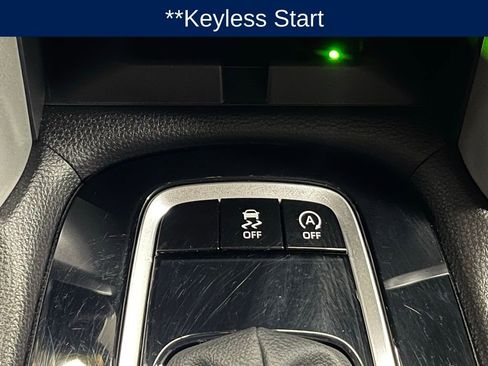 Used 2024 Toyota Corolla Cross XLE image 12