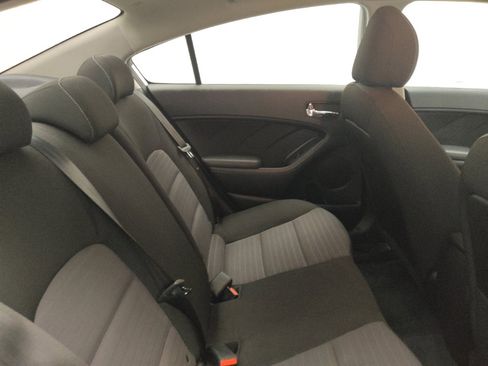 Used 2018 Kia Forte S image 19