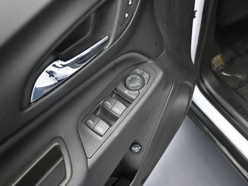 Used 2023 Chevrolet Equinox RS image 13