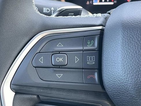 New 2025 Jeep Grand Cherokee Altitude image 26