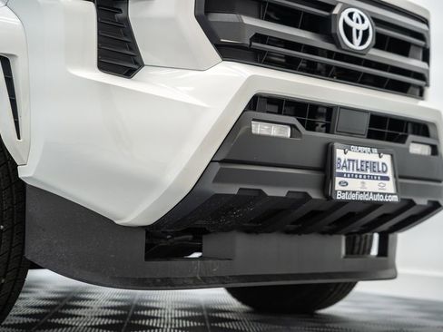 Certified 2025 Toyota Tacoma SR5 image 13