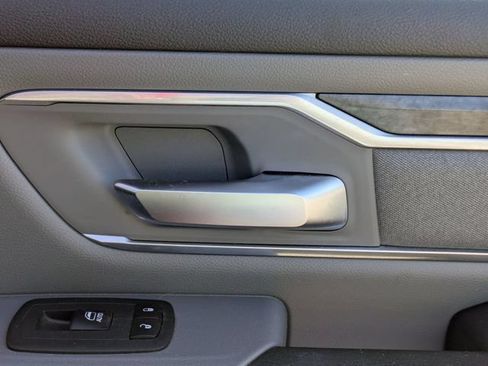 Used 2019 RAM 1500 Big Horn AWD/4WD image 34