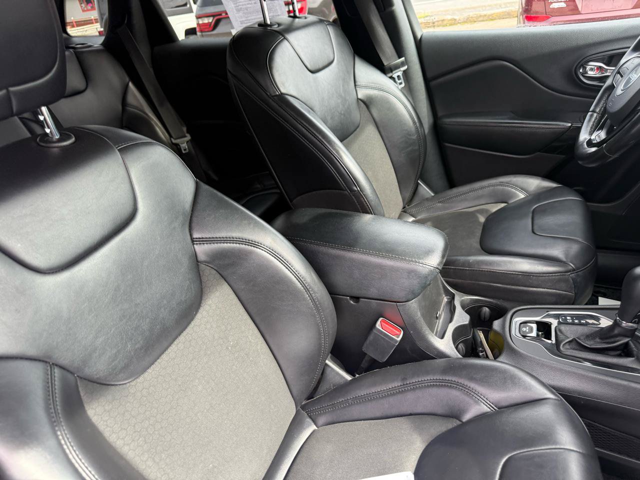Used 2020 Jeep Cherokee Latitude Plus AWD/4WD image 47