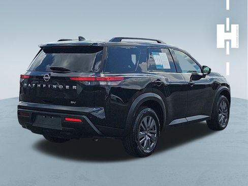 Used 2024 Nissan Pathfinder SV FWD image 4
