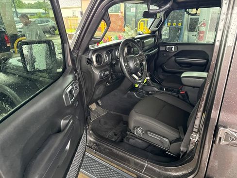 Used 2019 Jeep Wrangler Unlimited Sport S AWD/4WD image 5