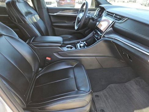 Used 2025 Jeep Grand Cherokee L Limited w/ Trailer Tow Package image 32