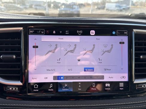Used 2023 Chrysler Pacifica Touring-L w/ Uconnect Theater Family Group AWD/4WD image 37