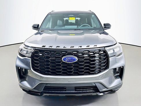 New 2026 Ford Explorer ST-Line AWD/4WD image 2