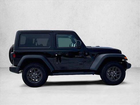 Used 2025 Jeep Wrangler Sport AWD/4WD image 5