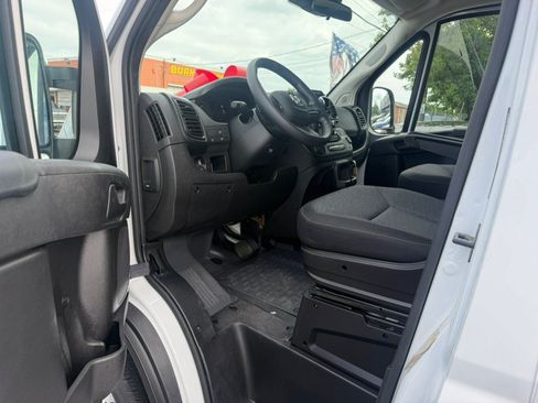 Used 2025 RAM ProMaster 2500 w/ U-Haul Equipment Group FWD image 28