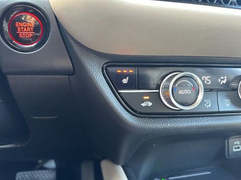 Used 2025 Honda HR-V EX-L image 6