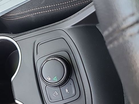 Used 2020 GMC Terrain SLE FWD image 24