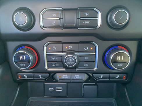 Used 2023 Chevrolet Tahoe RST w/ Luxury Package image 14