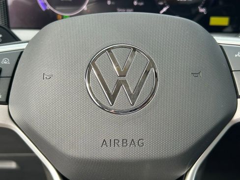 New 2026 Volkswagen Tiguan SE image 58