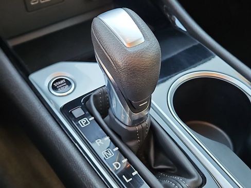 Used 2024 Nissan Altima 2.5 SV FWD image 30
