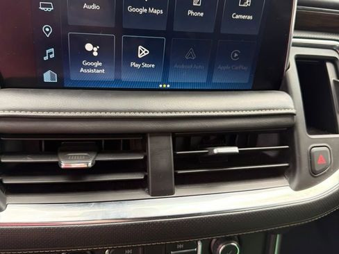 Used 2023 Chevrolet Suburban Premier RWD image 5
