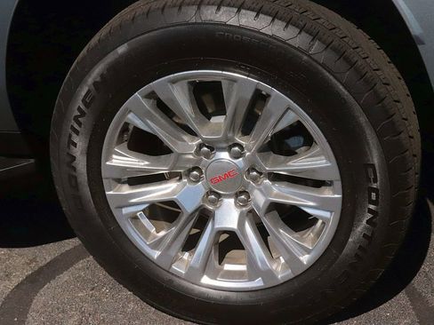 Used 2025 GMC Yukon XL Denali AWD/4WD image 8